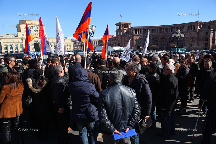 Пресс-конференцию под открытым небом в связи с инцидентом 31 января в Бердзоре
