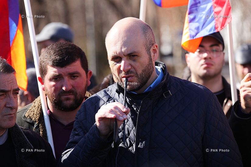 Пресс-конференцию под открытым небом в связи с инцидентом 31 января в Бердзоре