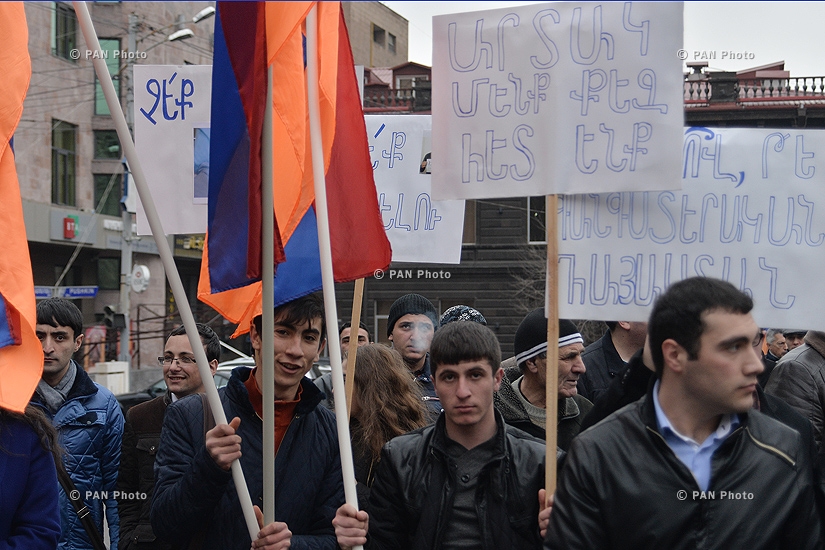 Акция протеста в связи с похищением и жестоким избиением члена «Процветающей Армении» Артака Хачатряна