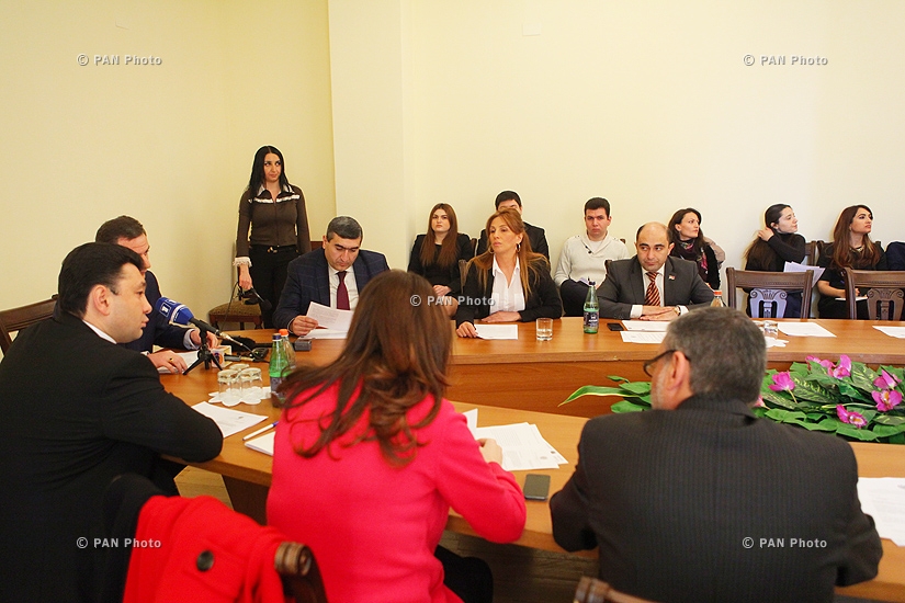 Обсуждение признания геноцидов христиан в Османской империи в постоянной комиссии по внешним отношениям парламента Армении