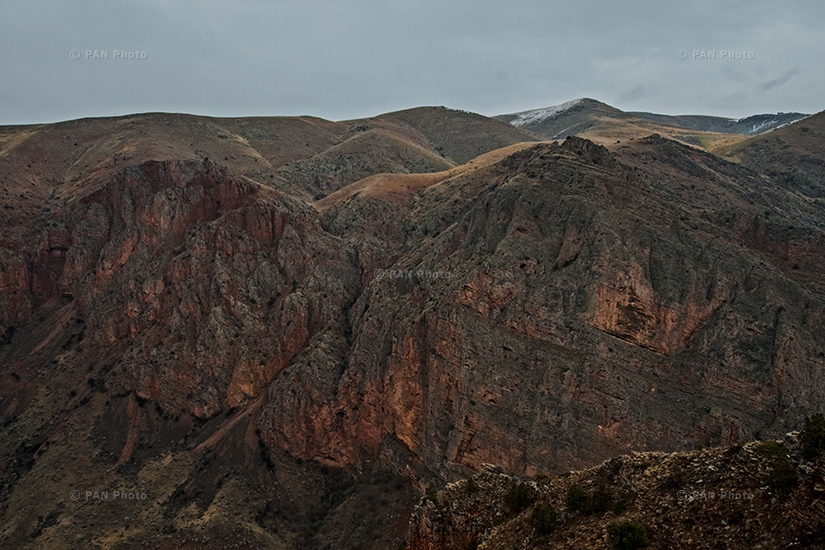 Армянские пейзажи: Ущелье реки Гнишик (Ущелье Нораванка), Вайоцдзорская область