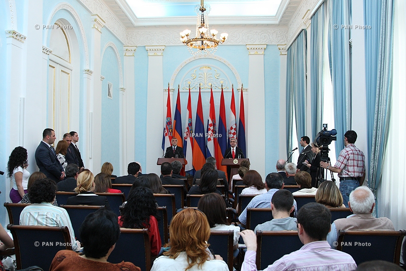 Совместная пресс-конференция президента Хорватии Степана Месича и  Президент Армении Сержа Саркисяна