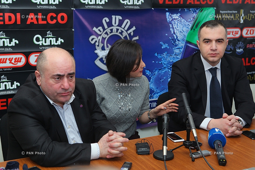 Пресс-конференция Левона Мартиросяна (РПА) и депутата Вардана Хачатряна