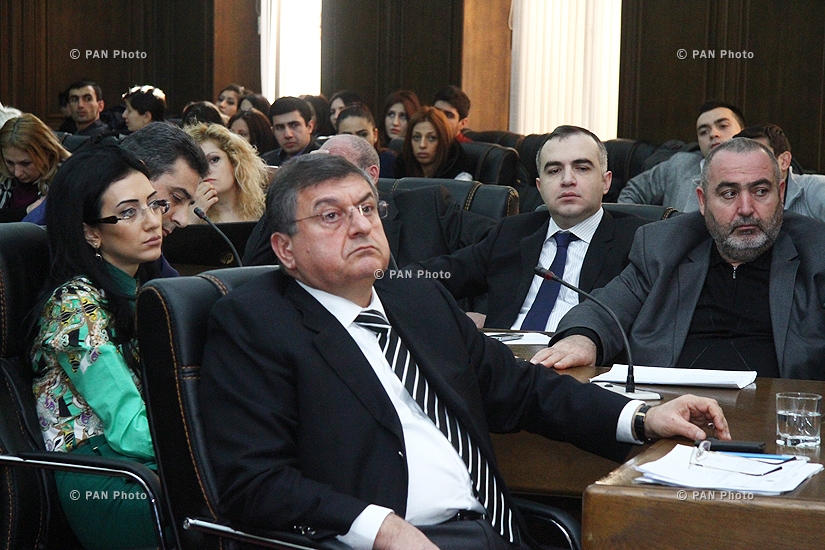 Обсуждение проекта решения об объявлении импичмента президенту Армении Сержу Саркисяну