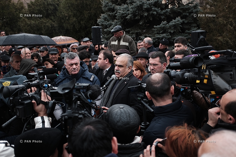 Пресс-конференция лидера партии «Наследие» Раффи Ованнисяна 