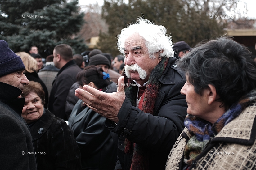 Open air press conference of Heritage party's leader Raffi Hovannisian 