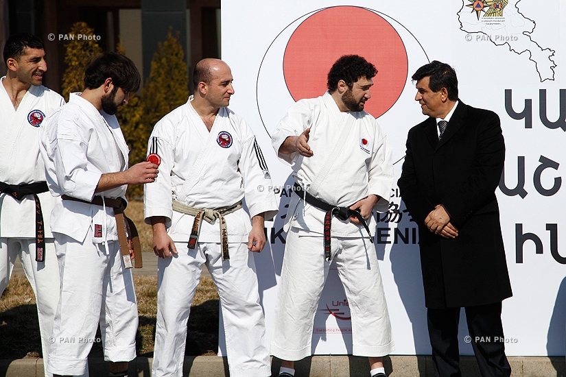 В МЧС Армении стартовали занятия по каратэ в рамках проекта «Ты можешь защитить себя сам»