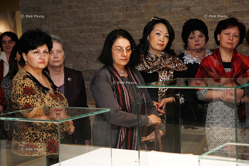 Հայաստանում հավատարմագրված դիվանագետների կանանց այցը Կոմիտասի նորաբաց թանգարան