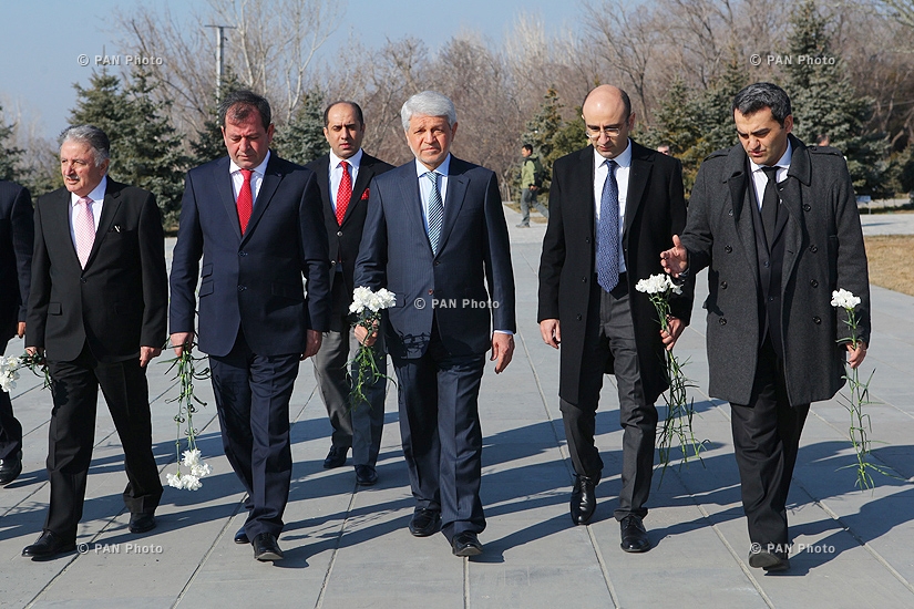 Министр транспорта Ирака Бакир Джабер аль-Зубаиди посетил посетил Мемориальный комплекс «Цицернакаберд»