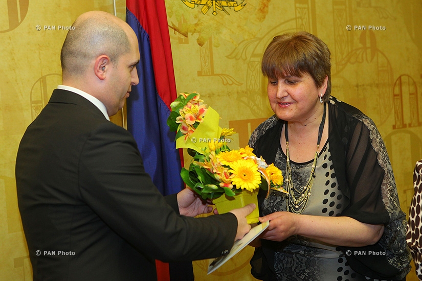  Armenian Education and Science Minister Armen Ashotyan awards teachers on occasion of Int'l Women's Day