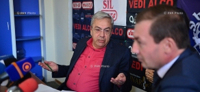 Пресс-конференция экономиста Баграта Асатряна и председателя Постоянной комиссии НС по вопросам науки, образования, культуры, молодежи и спорта Артака Давтяна