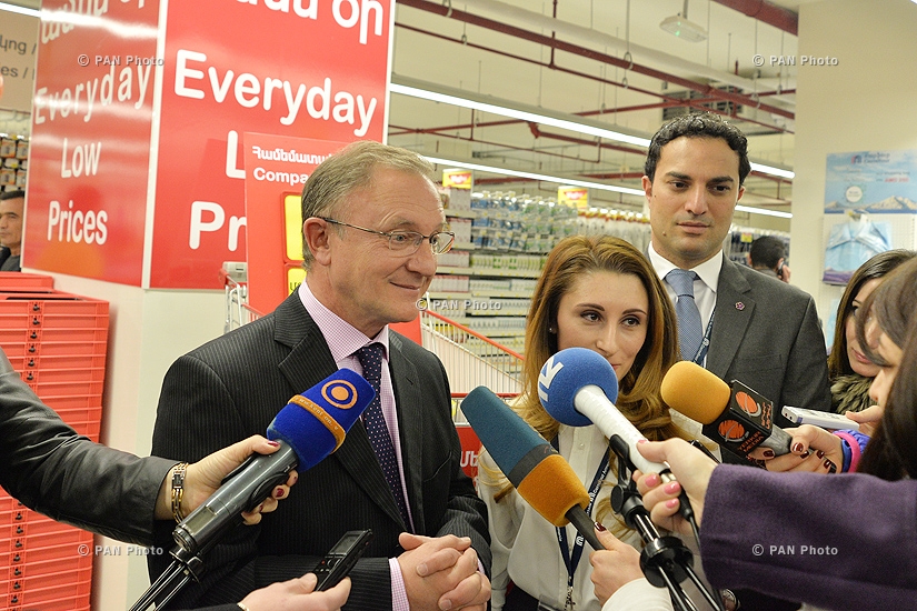 Открытие гипермаркета Carrefour в Ереване