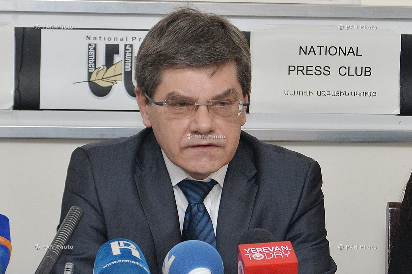 Общественно-политическое обсуждение при участии послом Польши в Армении Ежи Новаковским