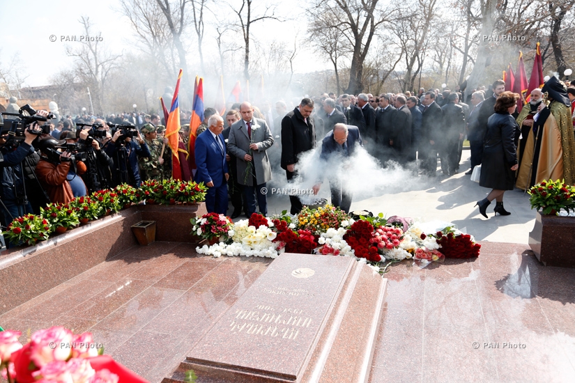 В Ереване почтили память бывшего премьер-министра Армении Андраника Маргаряна