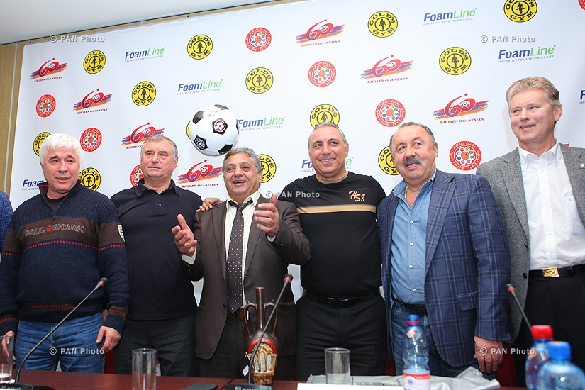 ԽՍՀՄ և Աշխարհի հավաքականների ֆուտբոլիստների հանդիպումը լրագրողների հետ
