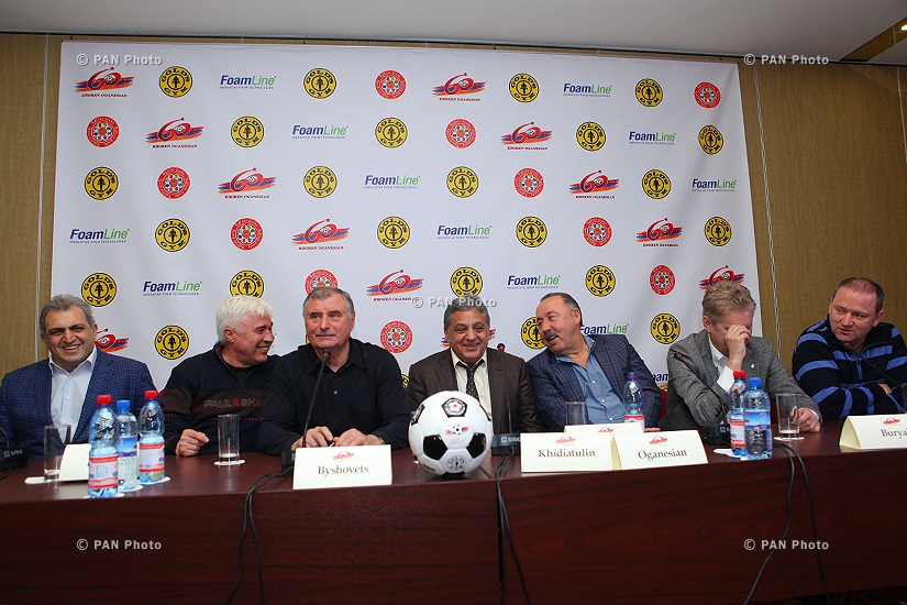 ԽՍՀՄ և Աշխարհի հավաքականների ֆուտբոլիստների հանդիպումը լրագրողների հետ