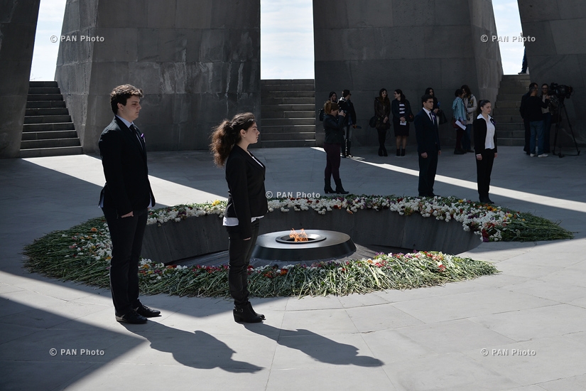 Armenian school students start keeping guard at Genocide Memorial 