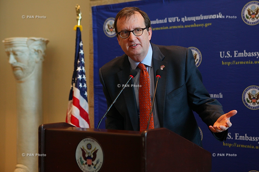 Прием, организованный послом США в Армении Ричардом Миллзом в честь участников национальной юношеской конференции на тему социальной инклюзивности