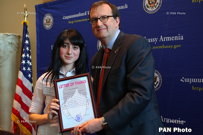 Прием, организованный послом США в Армении Ричардом Миллзом в честь участников национальной юношеской конференции на тему социальной инклюзивности