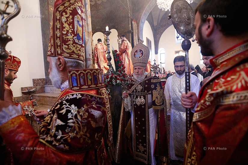 Սուրբ Զատիկի պատարագը Մայր Աթոռ Սբ Էջմիածնում