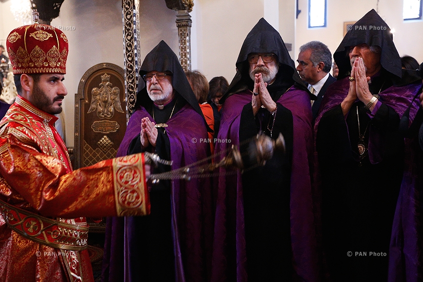 Пасхальная литургия в Первопрестольном Святом Эчмиадзине