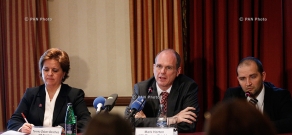 Пресс-конференция представителя МВФ в Армении Терезы Дабан Санчес и главы армянской миссии МВФ Марка Хортона