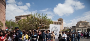 Kim Kardashian and Khloe Kardashian take a walk through sightseeings of Yerevan