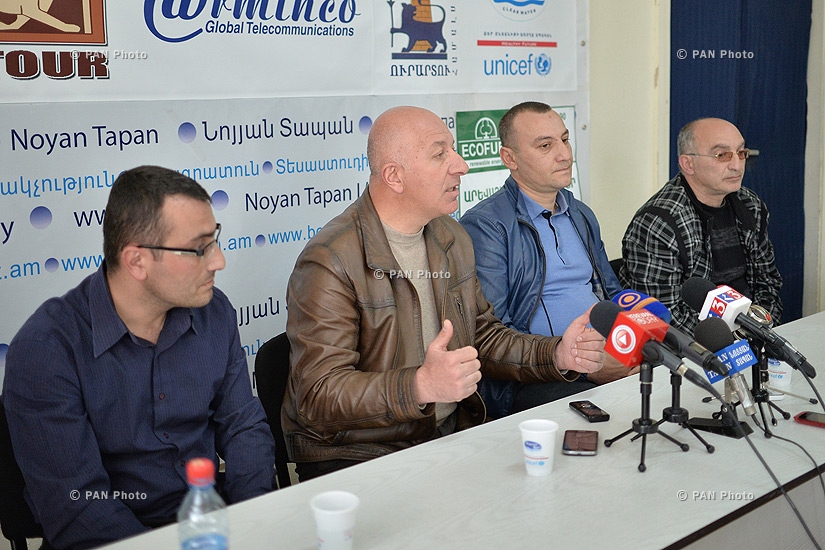 Press conference with the participation of taxi drivers 