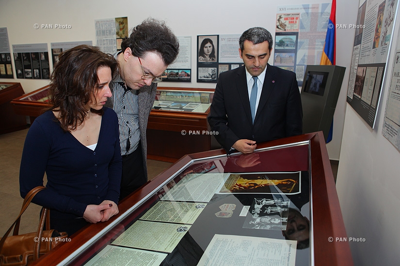 Пианист Евгений Кисин посетил Мемориальный комплекс «Цицернакаберд» и Музей–институт геноцида Армян