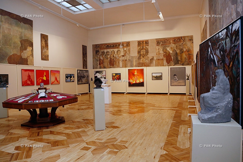 В Национальной картинной галерее Армении открылась выставка «Ответ 100 лет спустя», посвященная 100-летию Геноцида Армян