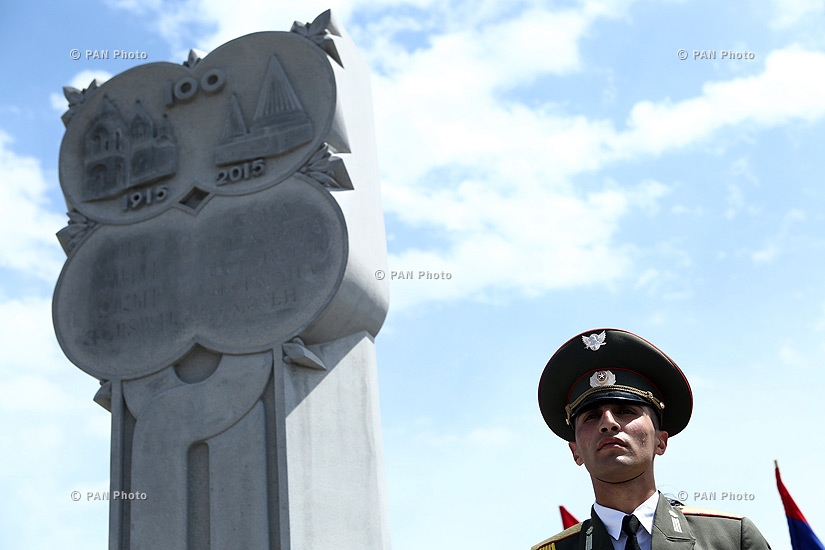 Открытие мемориала памяти армян и езидов, ставших жертвами геноцида, и перезахоронение останков героя Сардарапатской битвы - езида по национальности Джангира ага