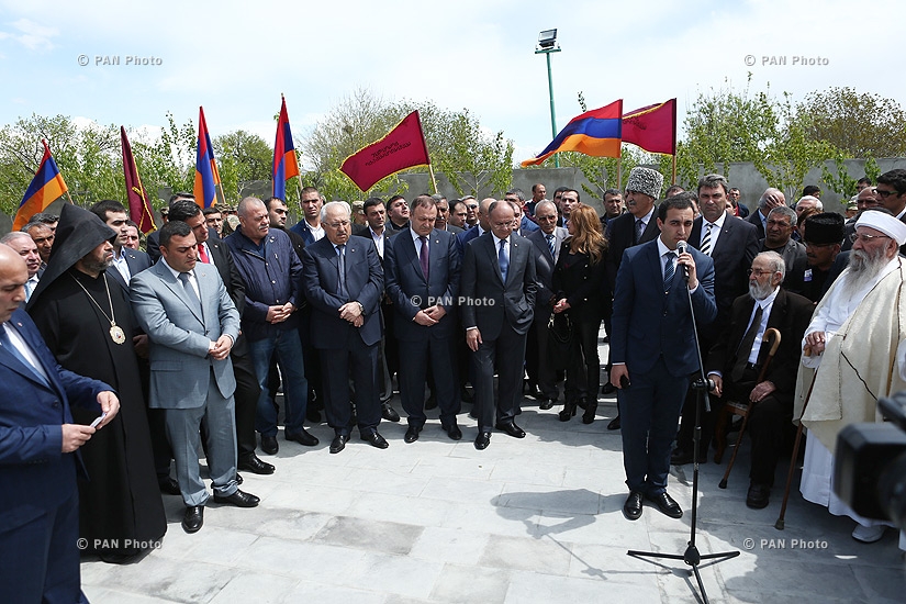 Открытие мемориала памяти армян и езидов, ставших жертвами геноцида, и перезахоронение останков героя Сардарапатской битвы - езида по национальности Джангира ага