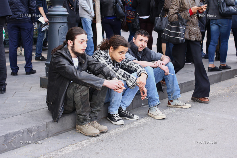 а4 встреча с фанатами в москве. встреча с фанатами. фанаты звезд. знаменитости с фанатами. поклонники эстетика.