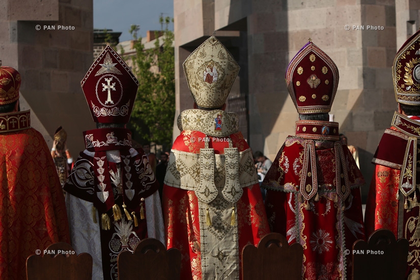 Церемония канонизации жертв Геноцида армян в Ечмиадзине