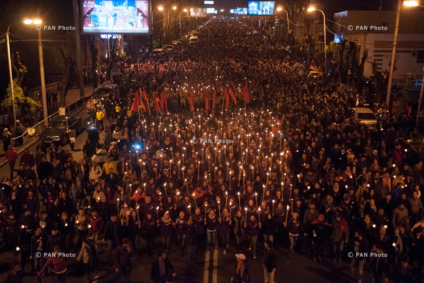 Традиционное факельное шествие, посвященное 100-ой годовщине Геноцида Армян
