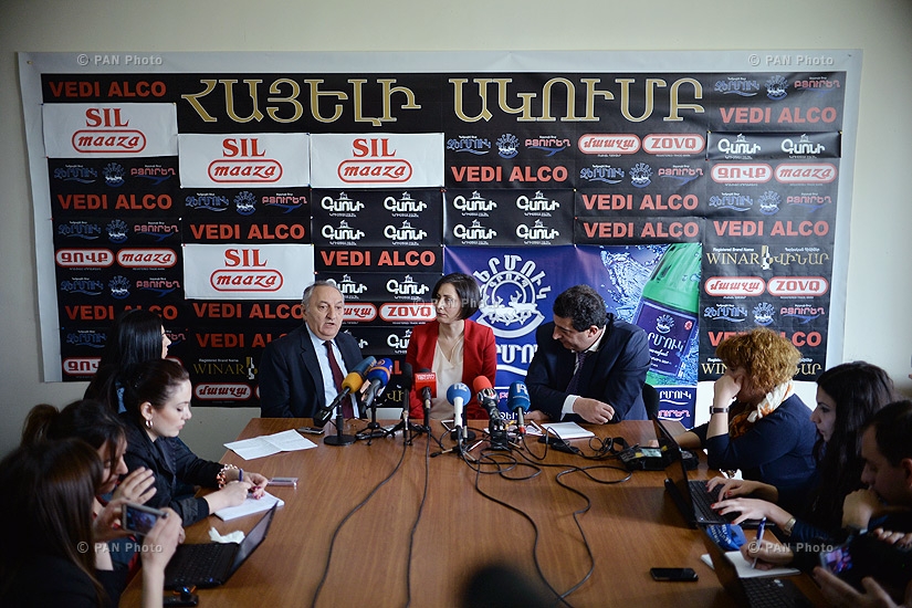 Пресс-конференция Вардана Айвазяна (РПА) и экономиста Вардана Бостанджяна