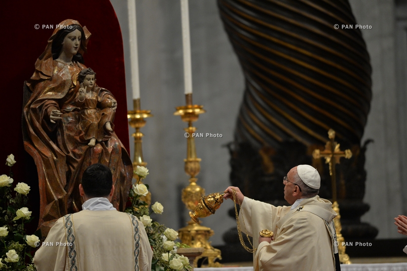 Папа Римский Франциск провел мессу в честь 100-летней годовщины Геноцида армян