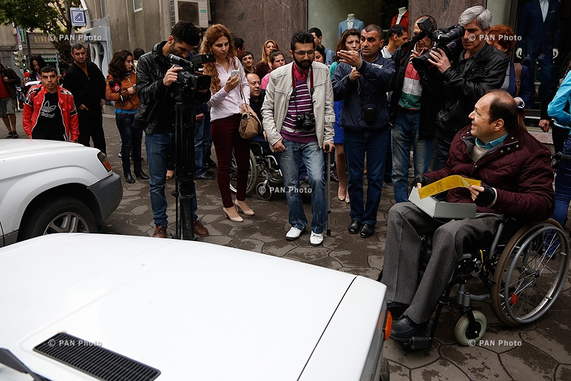 Flash-mob aimed to eliminate obstacles to free movement of disabled people
