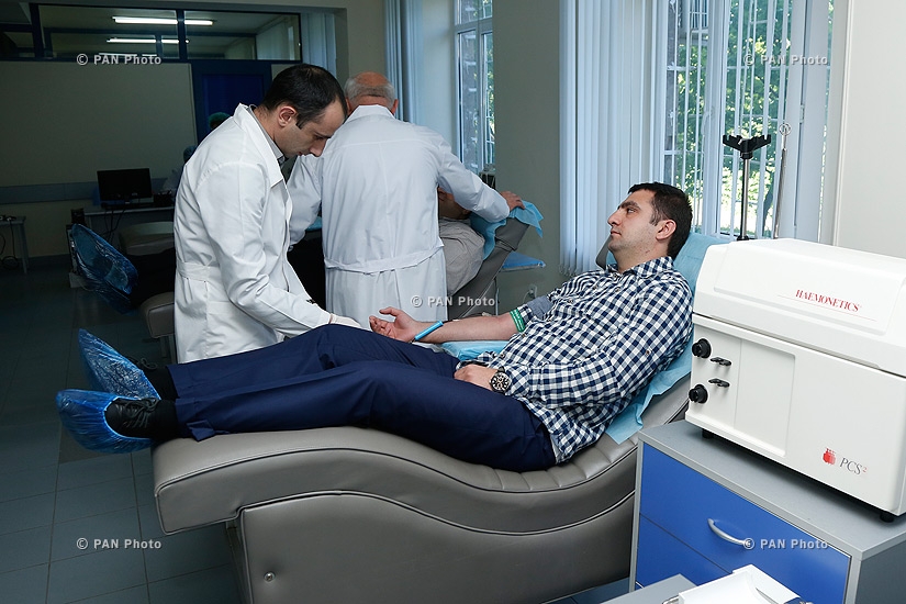 RA Minister of Justice Hovhannes Manukyan donates blood in Hematology Center after prof. R.O.Yolyan