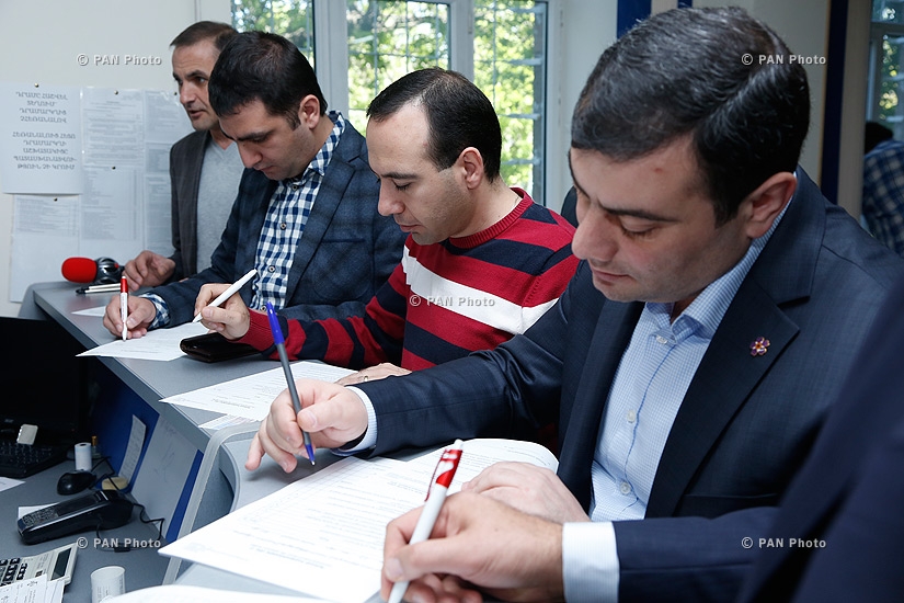 Министр юстиции Армении Ованес Манукян приняли участие в донорской сдаче крови в  Гематологический Центр Имени Профессора Р.О.Еоляна