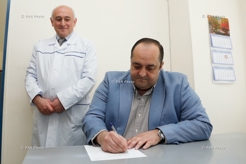 RA Minister of Justice Hovhannes Manukyan donates blood in Hematology Center after prof. R.O.Yolyan