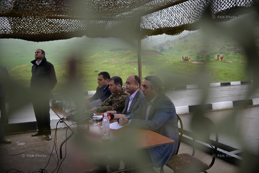 Պաշտպանության նախարար Սեյրան Օհանյանն այցելել է Նոյեմբերյանի զորամասերից մեկը