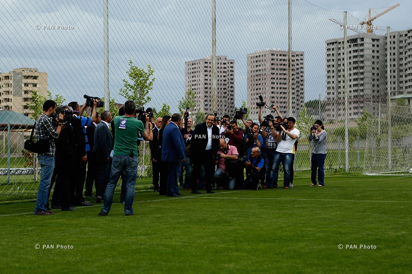 Президента УЕФА Мишель Платини посетил Академию футбола в Ереване