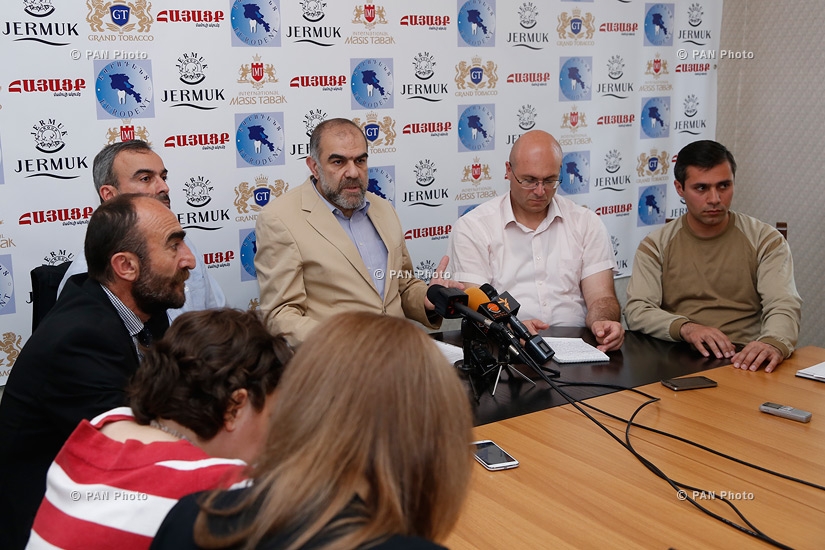 Press conference of “Centennial without the regime” movement memebers
