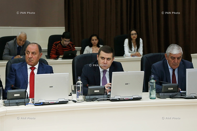 Встреча министра МЧС Армении Армена Ерицяна с губернаторами Армении