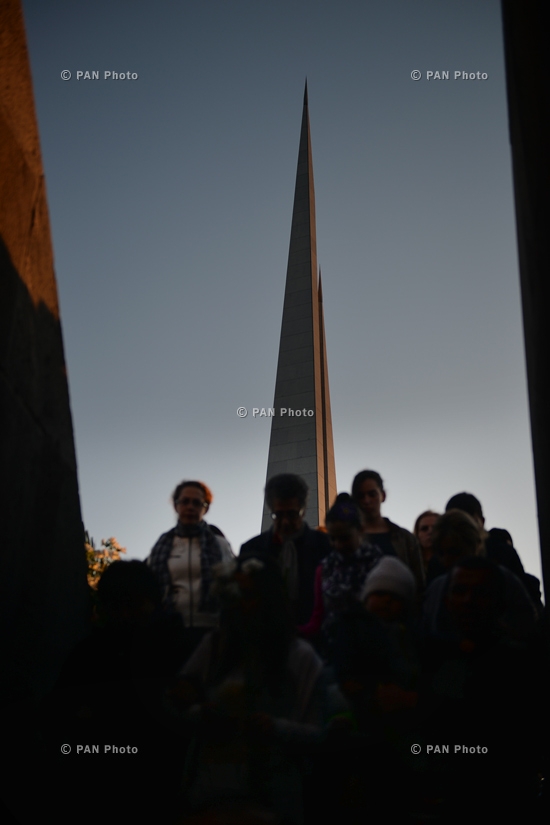 25 Апреля: В Ереване почтили память невинных жертв Геноцида армян