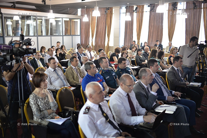 Seminar on organization of crisis communications and public awareness during disasters