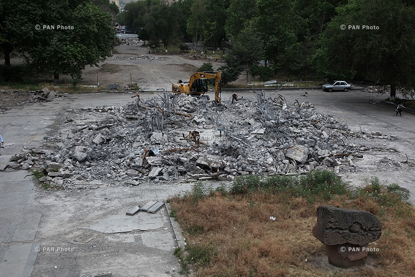 Սարյան -Մաշտոց միջանկյալ հատվածի այգու բարեկարգման շրջանակում քանդել են հին լողավազանը