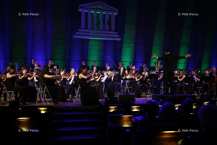 В Париже состоялся концерт под названием «Молодежь за мир», посвященный 70-летию ЮНЕСКО