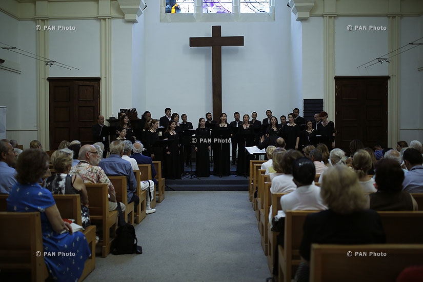 Midem 2015: Concert of Hover Chamber Choir in largest Protestant church in Cannes